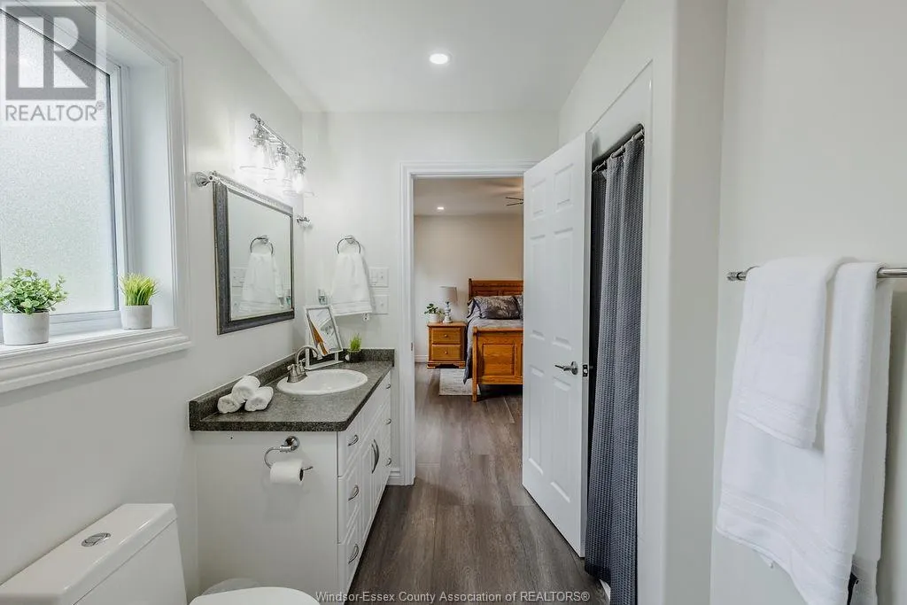 60 LITTLE STREET North