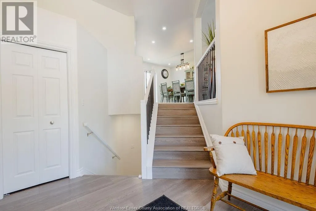 60 LITTLE STREET North