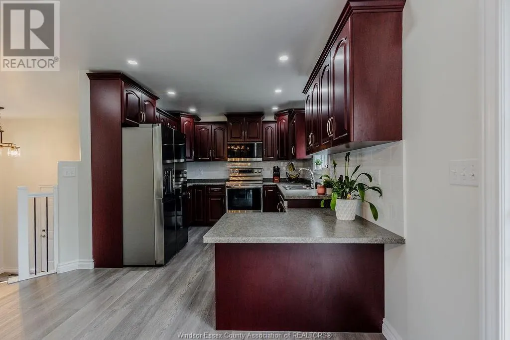 60 LITTLE STREET North