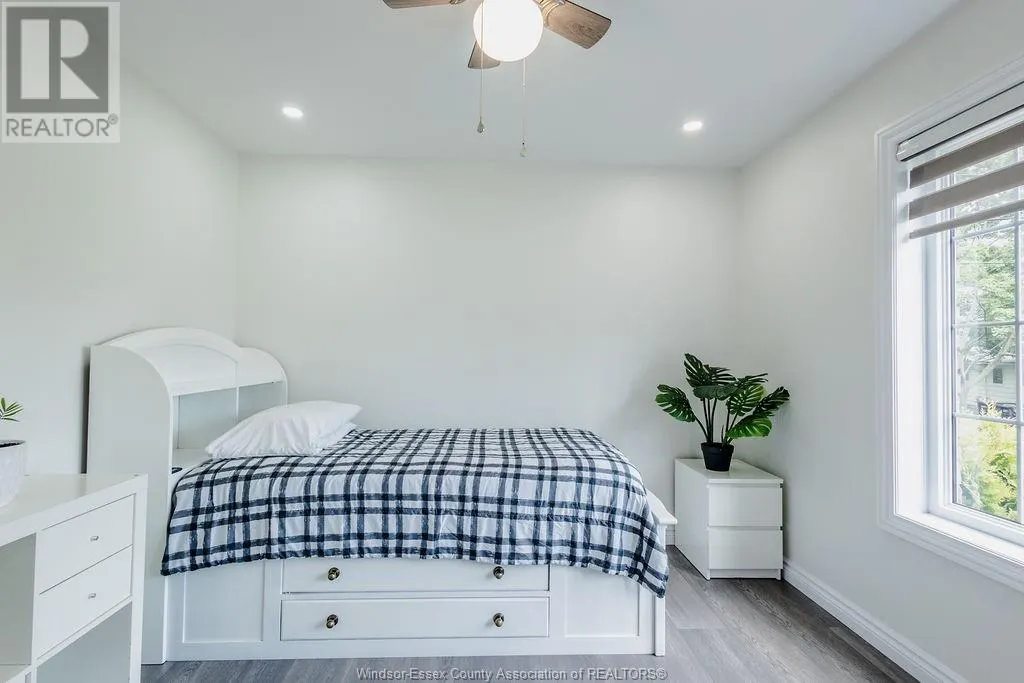 60 LITTLE STREET North