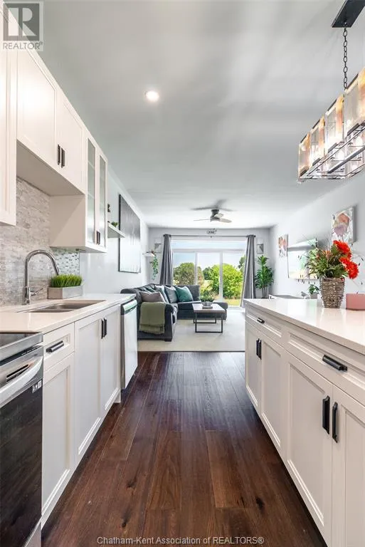 3 Jonathan STREET
