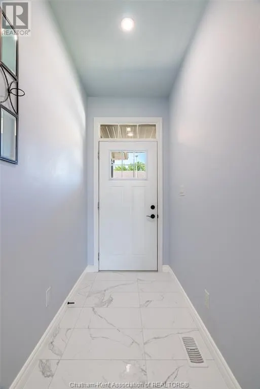 3 Jonathan STREET