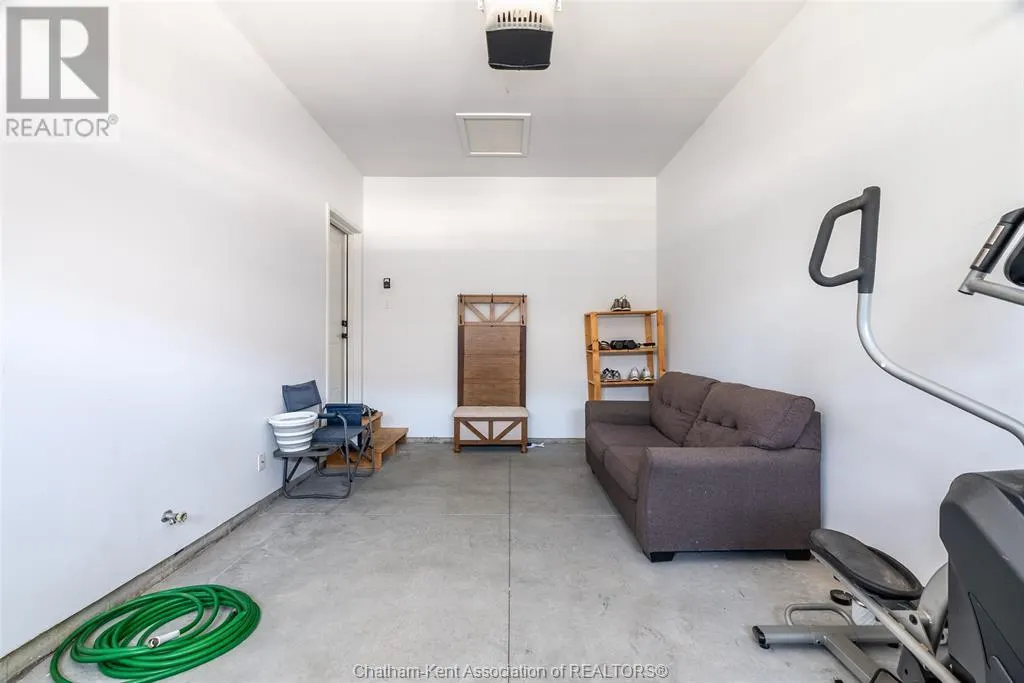 3 Jonathan STREET