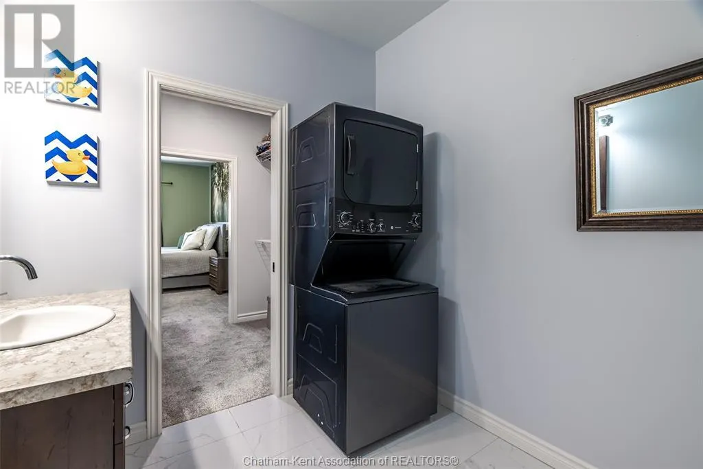 3 Jonathan STREET