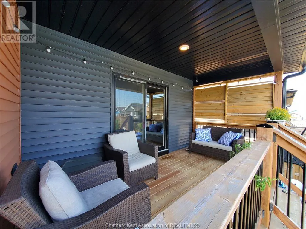 256 Moonstone CRESCENT