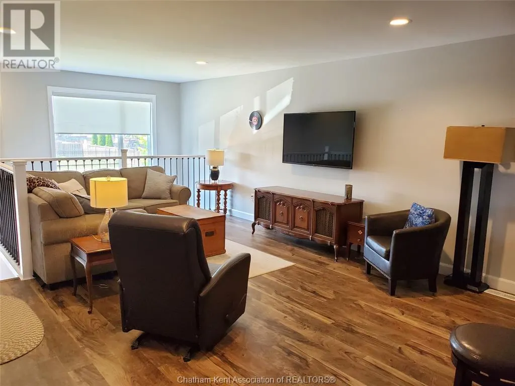 256 Moonstone CRESCENT