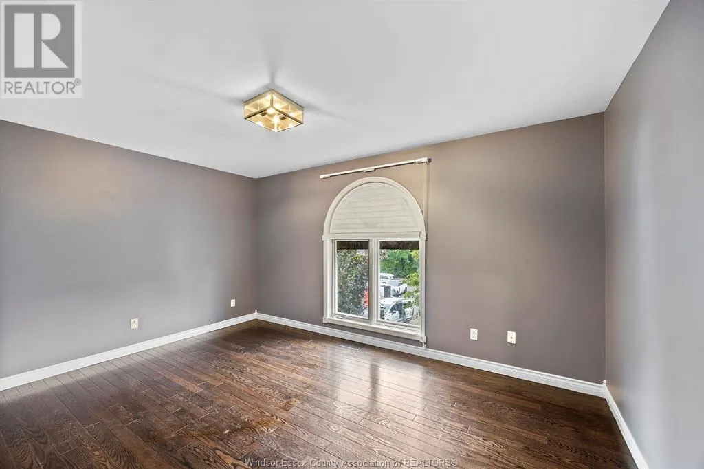 15 Fasan CRESCENT