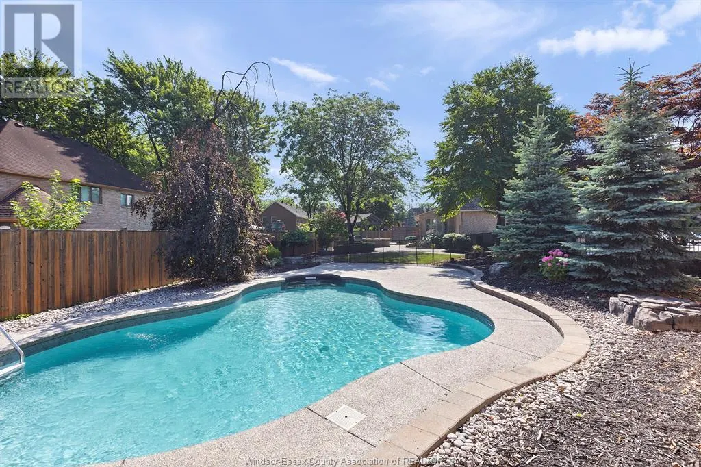 15 Fasan CRESCENT