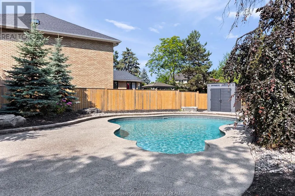 15 Fasan CRESCENT