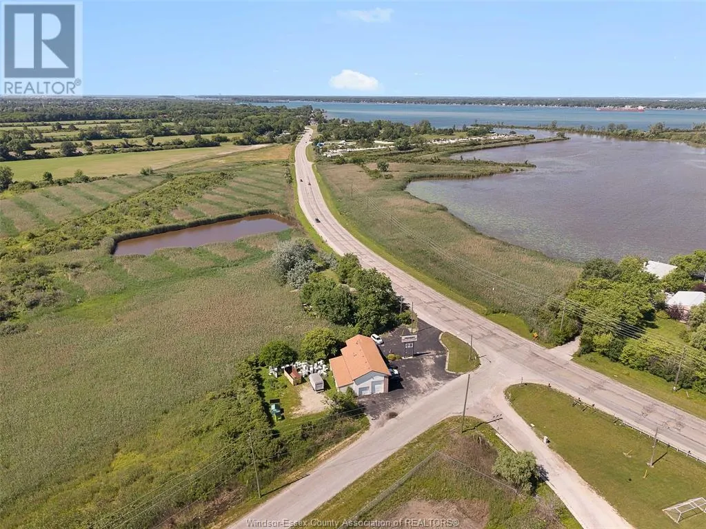 1573 Front ROAD North