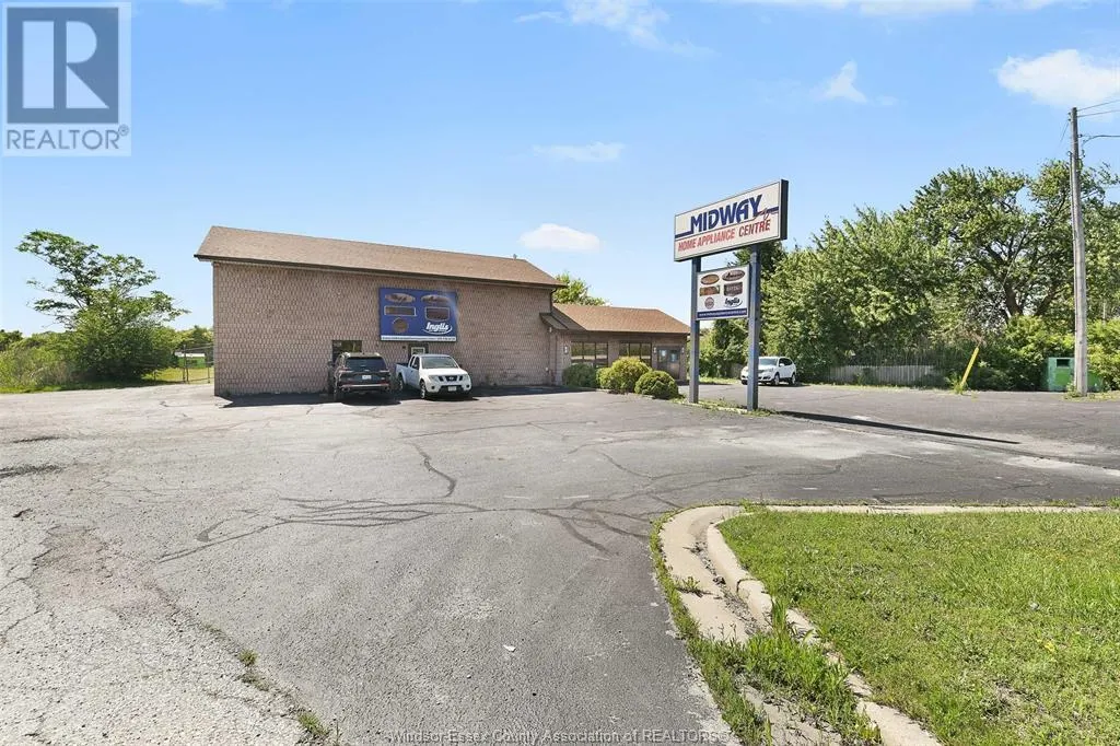 1573 Front ROAD North