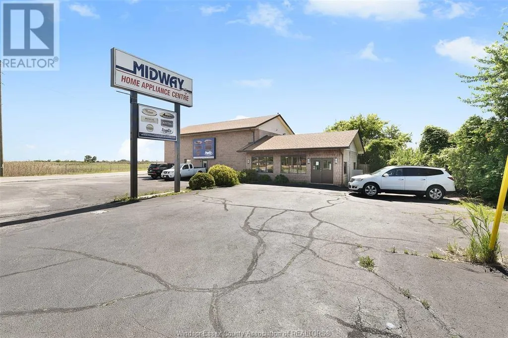 1573 Front ROAD North