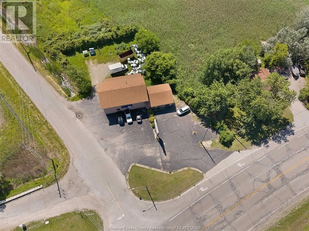 1573 Front ROAD North