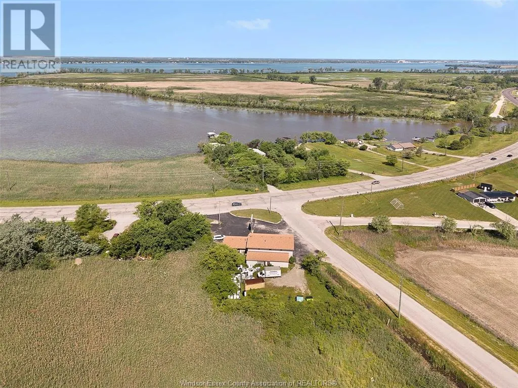 1573 Front ROAD North