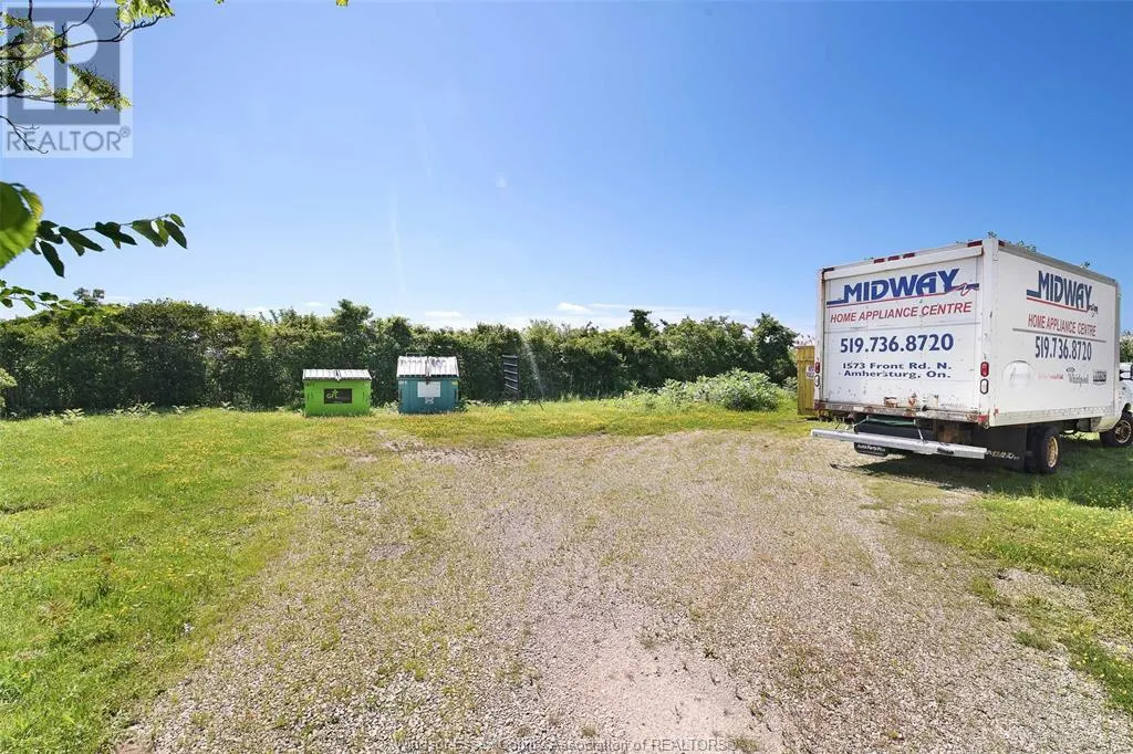1573 Front ROAD North