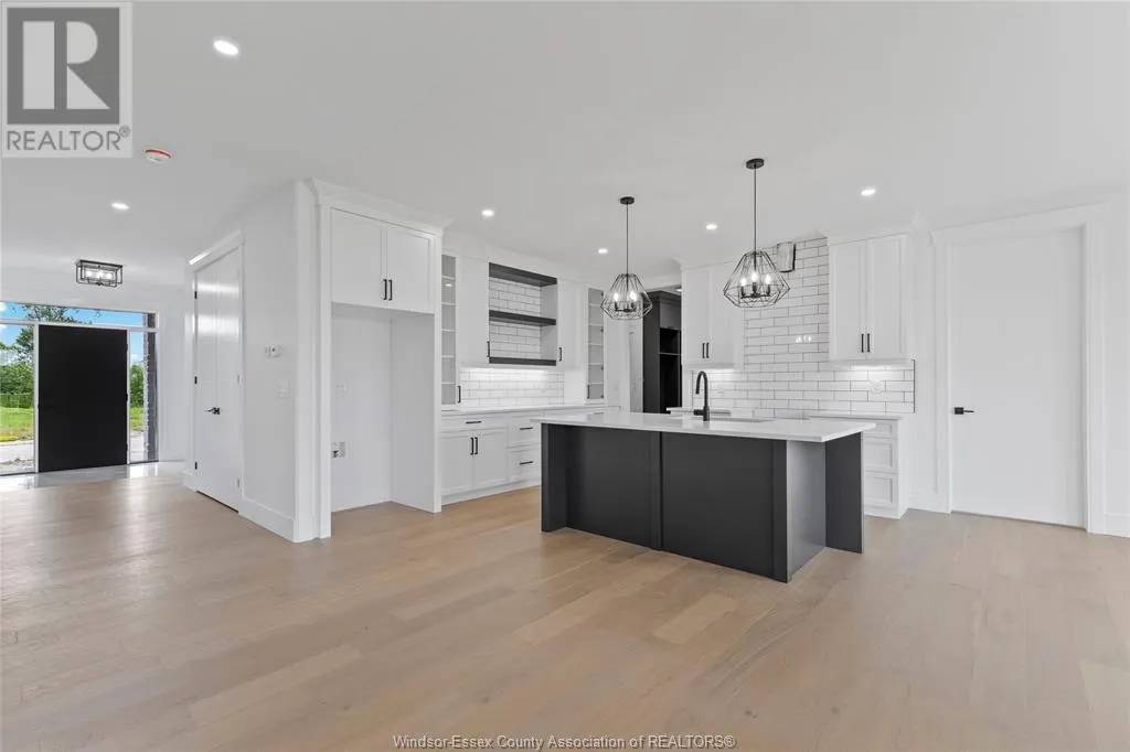 244 DELORES
