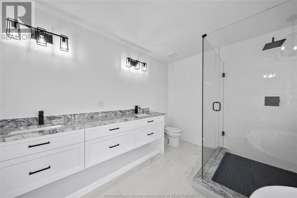 244 DELORES