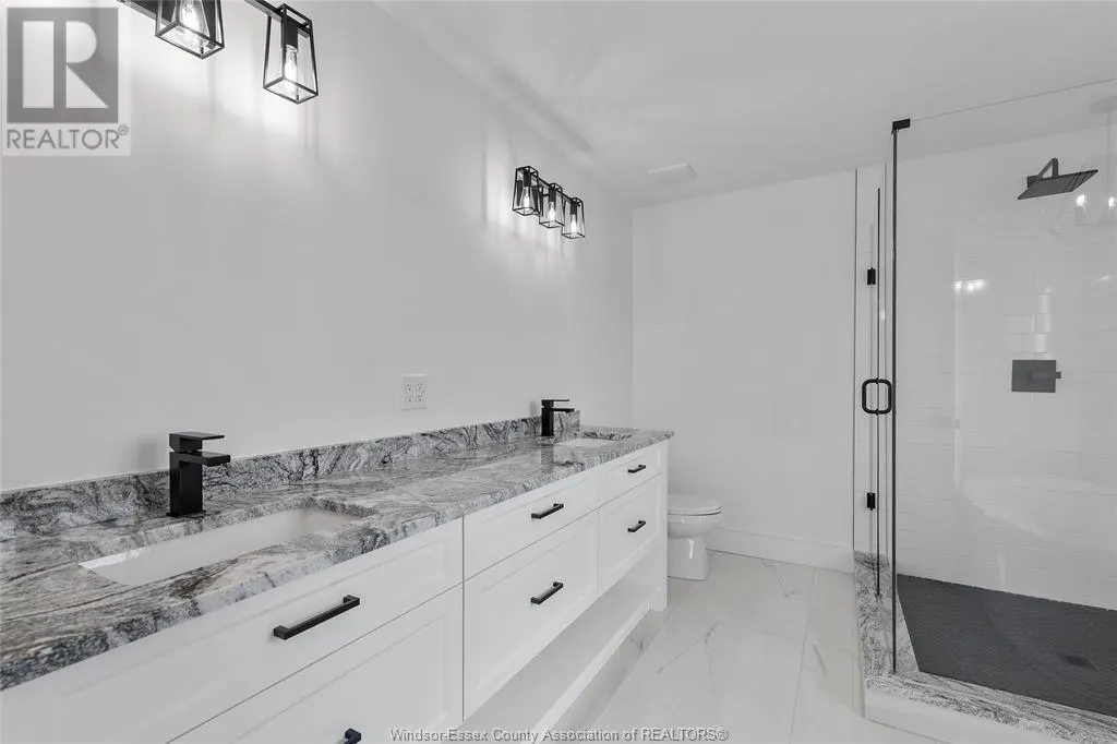 244 DELORES