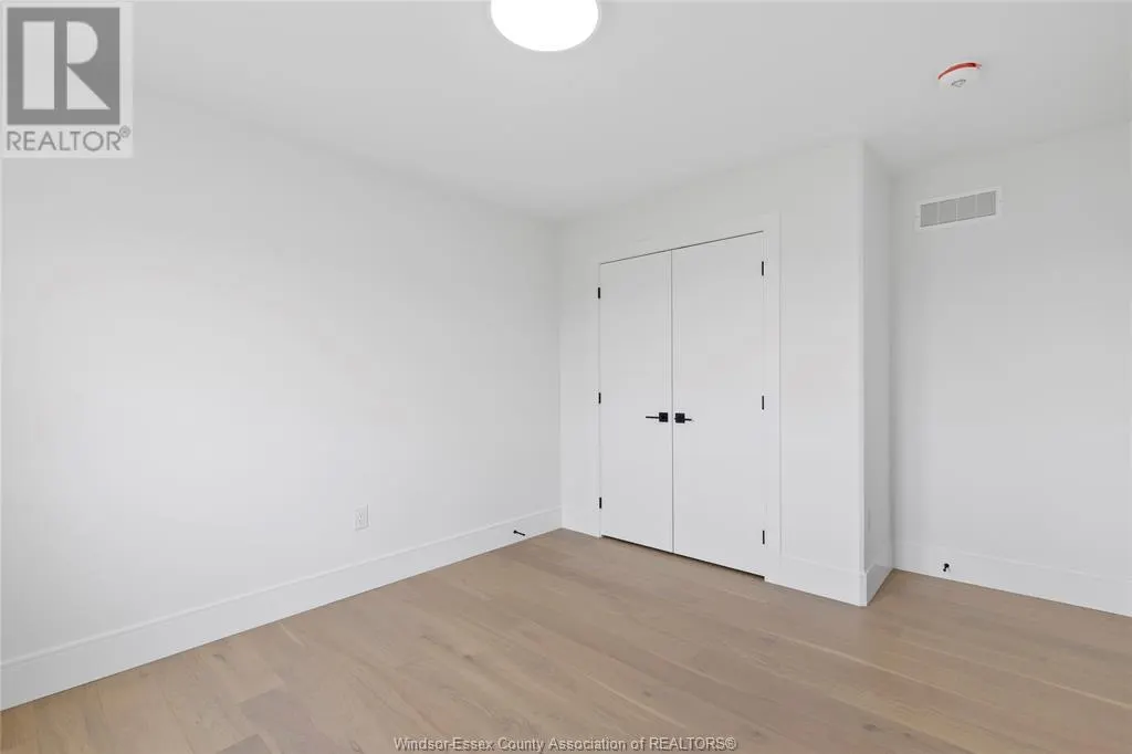 244 DELORES