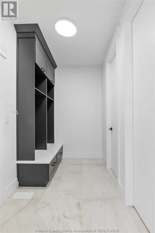244 DELORES