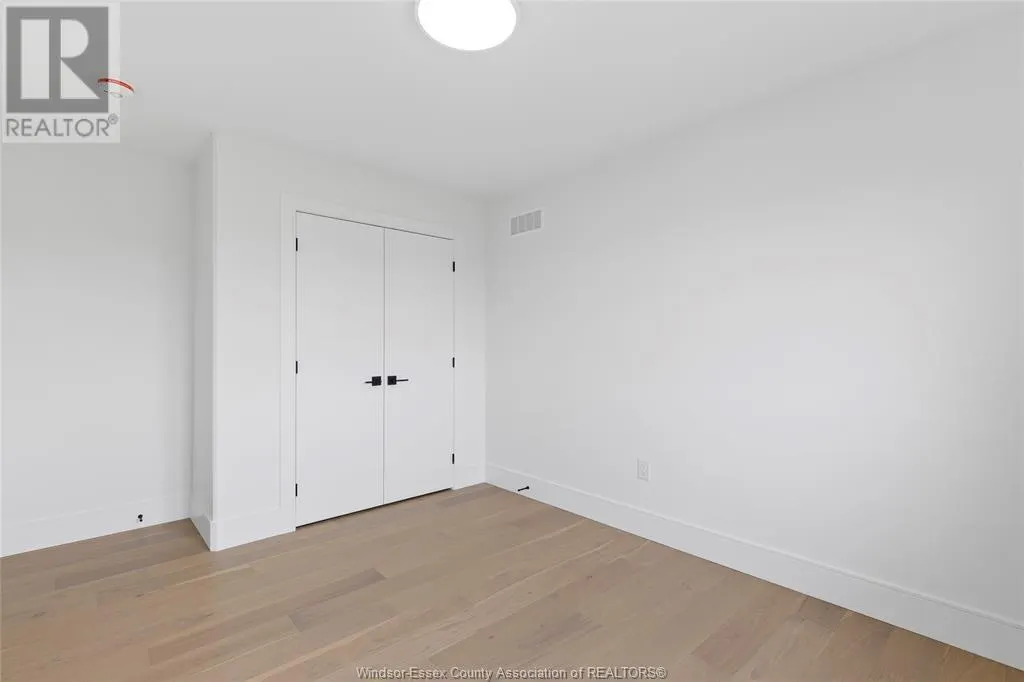 244 DELORES