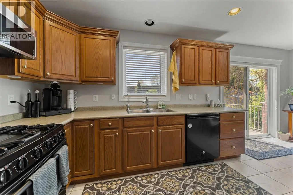 692 GEORGE KENNEDY WAY