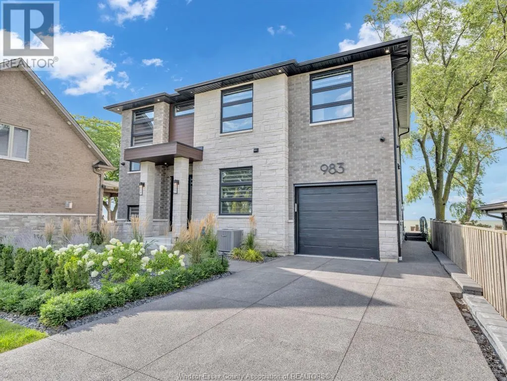 983 LAKESHORE PARK ROAD