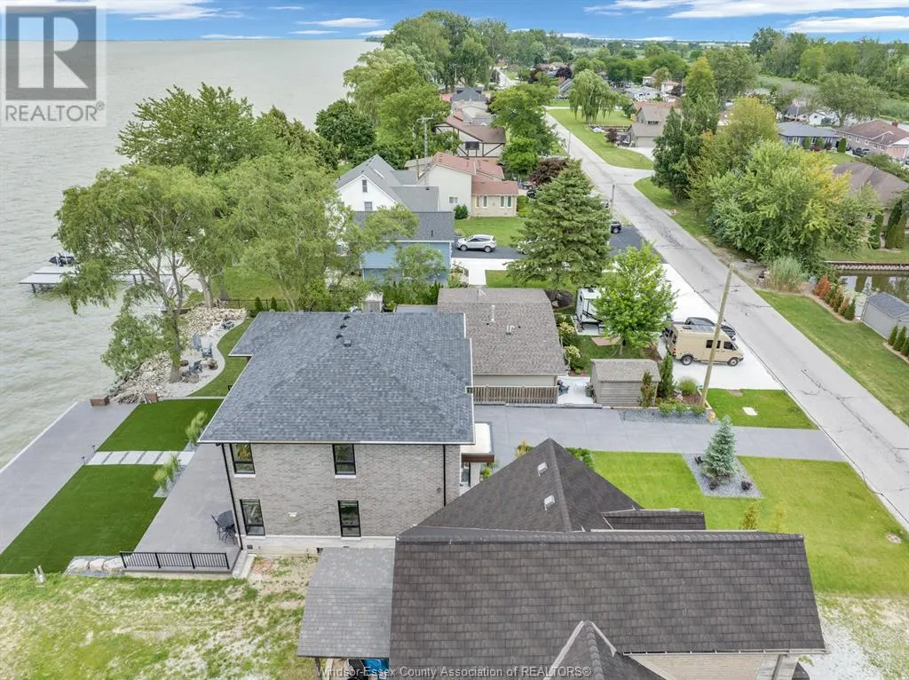 983 LAKESHORE PARK ROAD