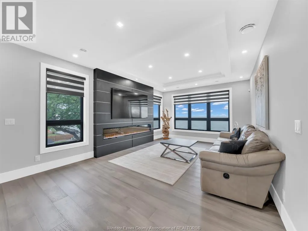 983 LAKESHORE PARK ROAD
