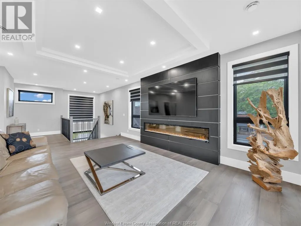 983 LAKESHORE PARK ROAD