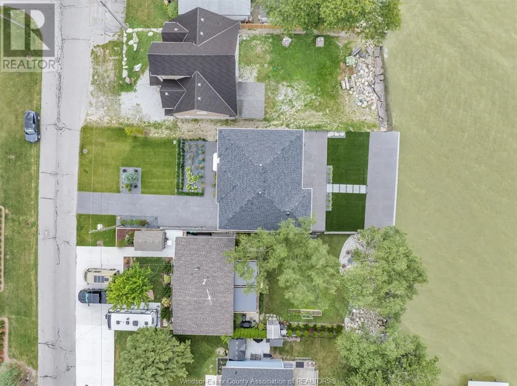 983 LAKESHORE PARK ROAD