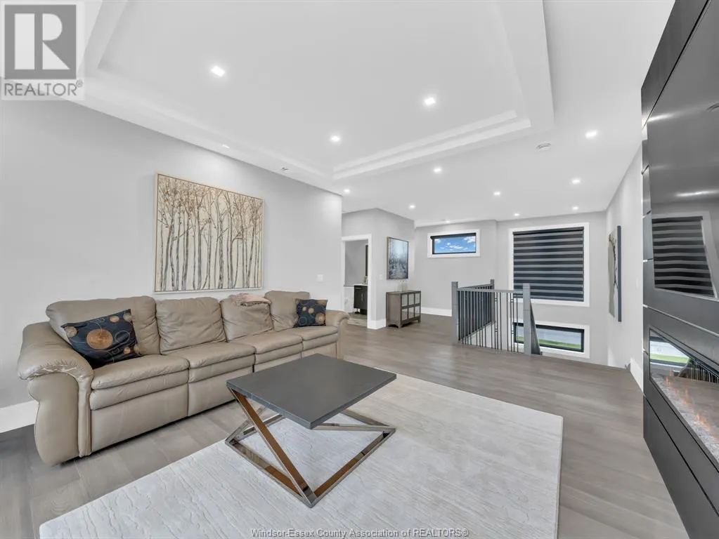 983 LAKESHORE PARK ROAD
