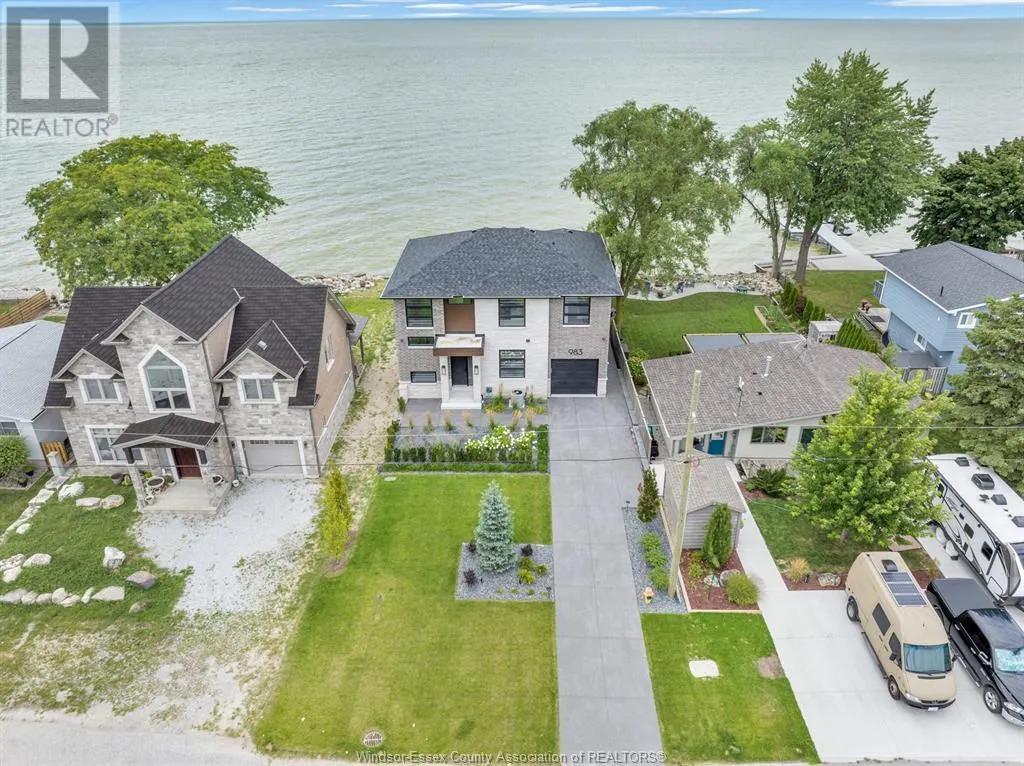 983 LAKESHORE PARK ROAD