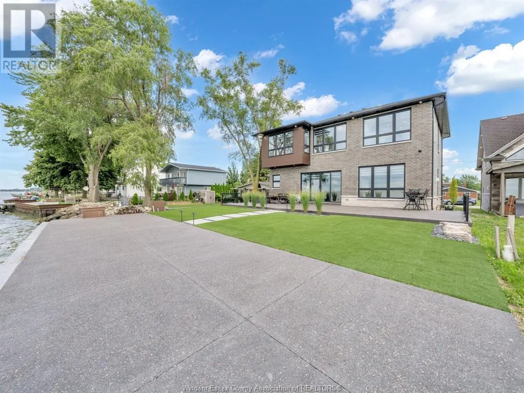 983 LAKESHORE PARK ROAD
