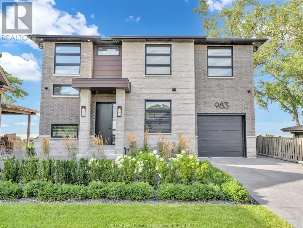 983 LAKESHORE PARK ROAD