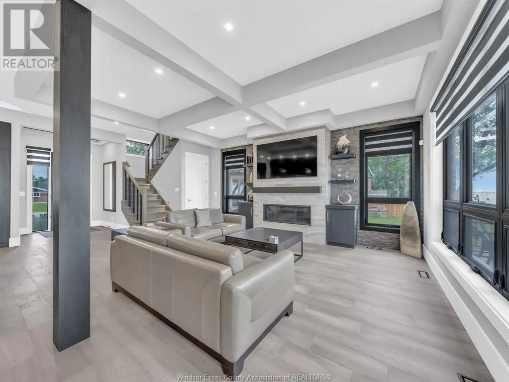983 LAKESHORE PARK ROAD