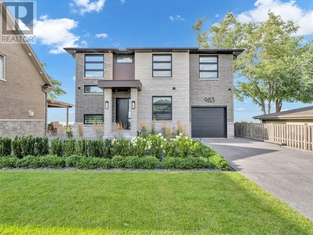 983 LAKESHORE PARK ROAD