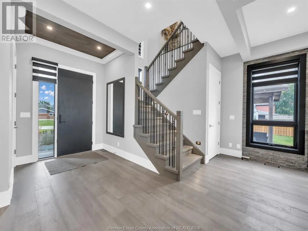 983 LAKESHORE PARK ROAD