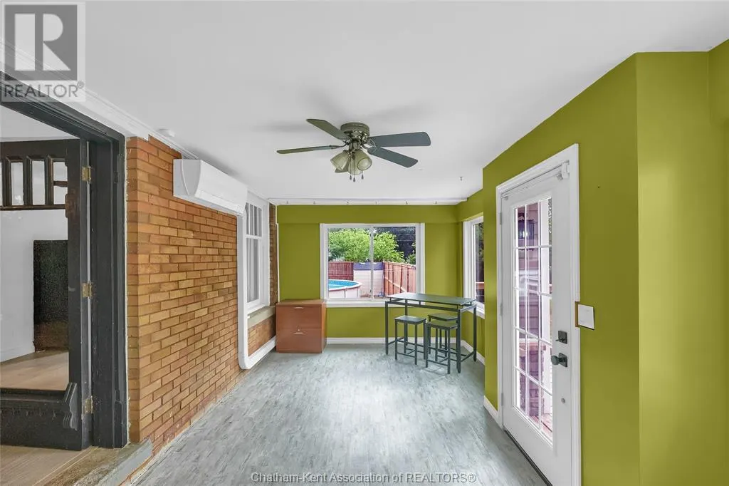 221 John STREET East
