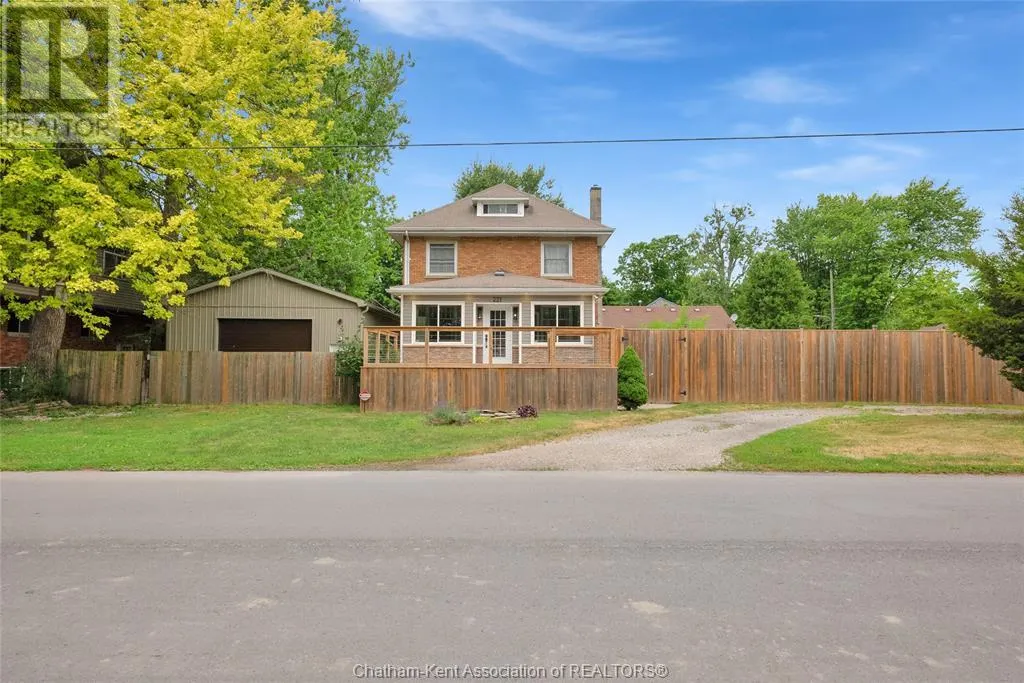 221 John STREET East
