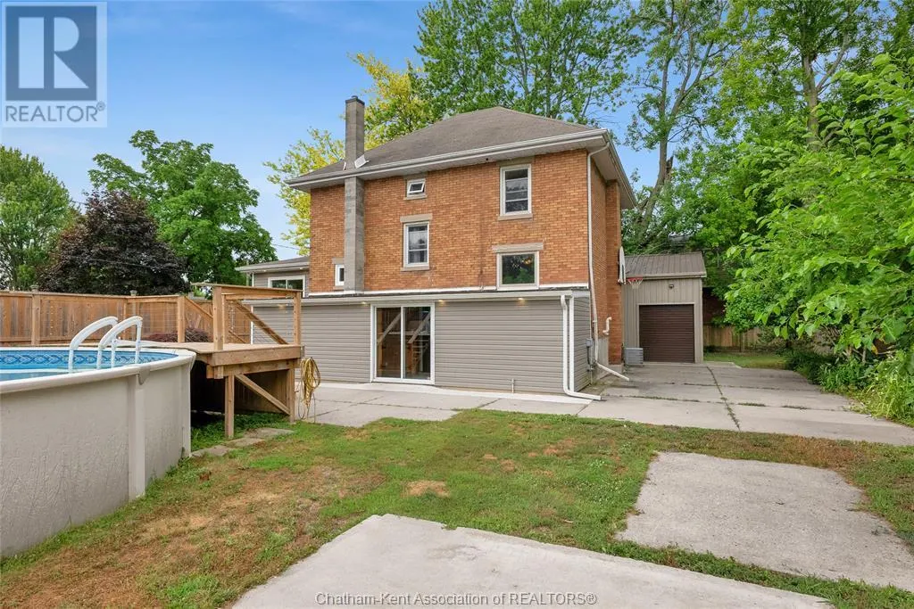 221 John STREET East