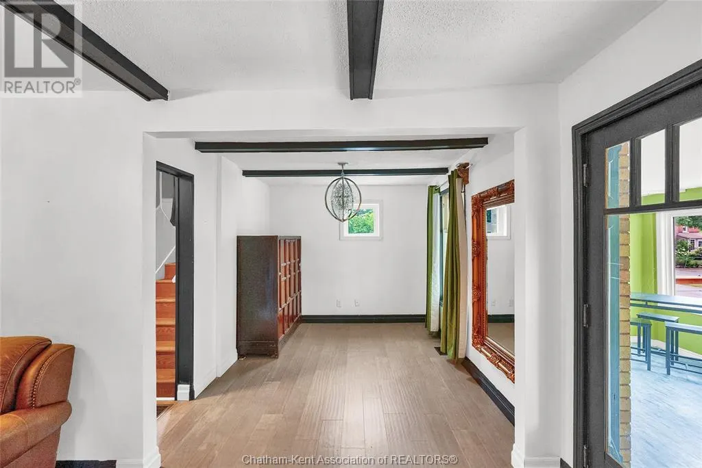 221 John STREET East