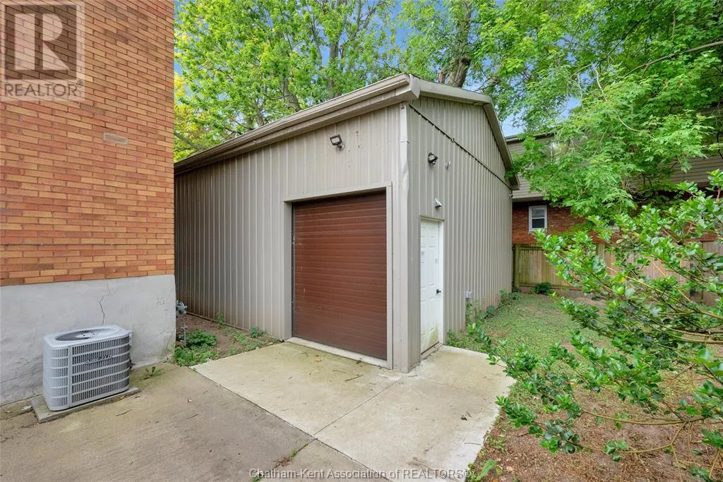 221 John STREET East