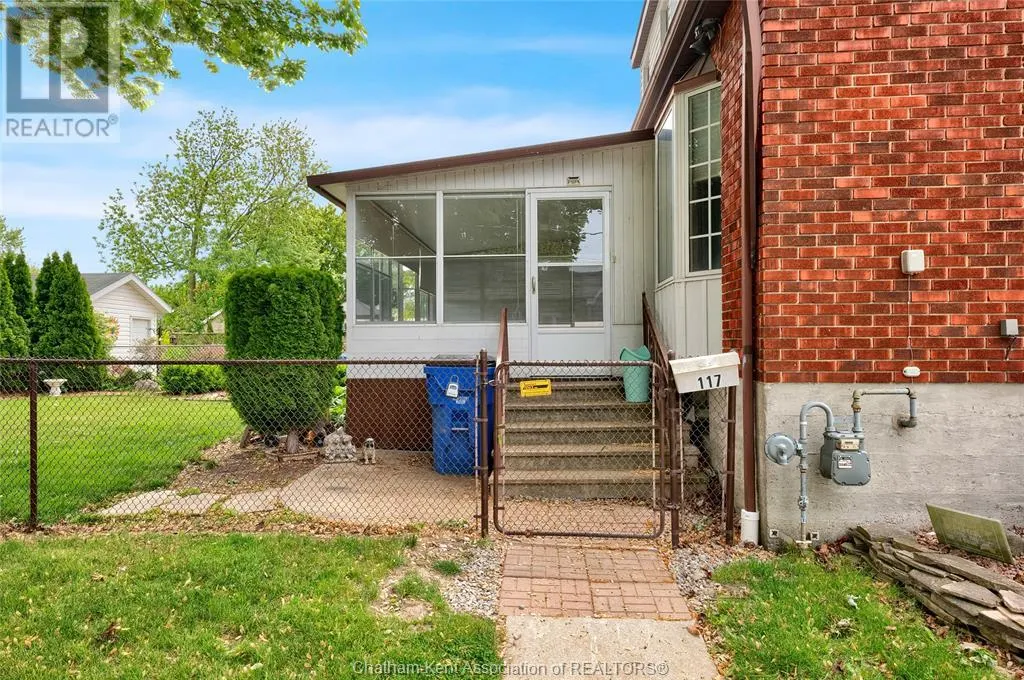 117 Robertson AVENUE