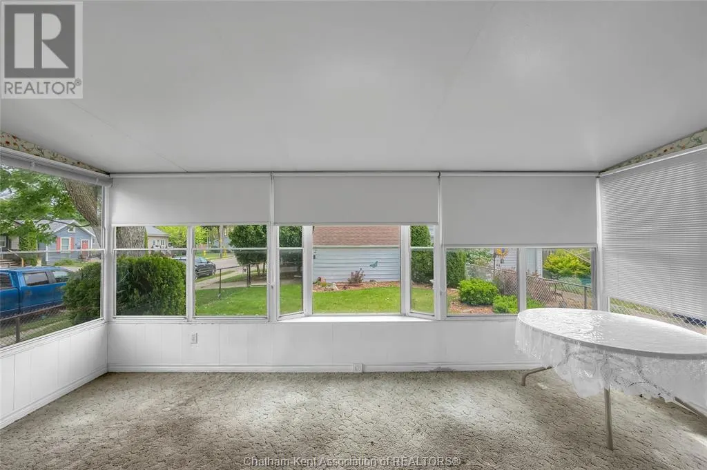 117 Robertson AVENUE