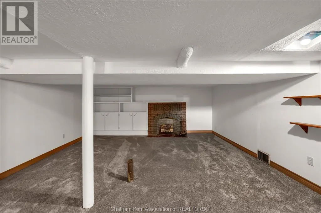 117 Robertson AVENUE