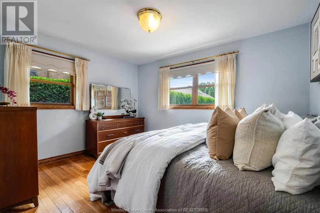11 Kenneth Drive