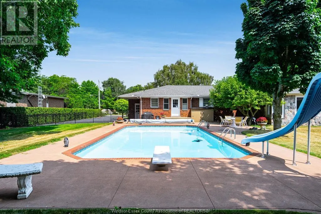 11 Kenneth Drive