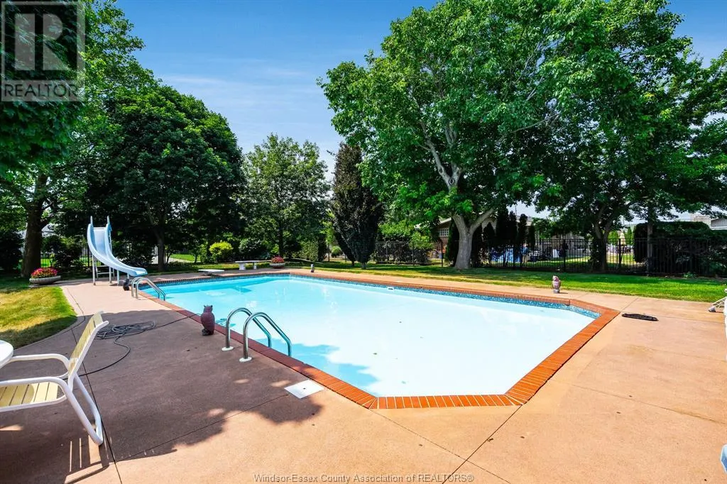 11 Kenneth Drive