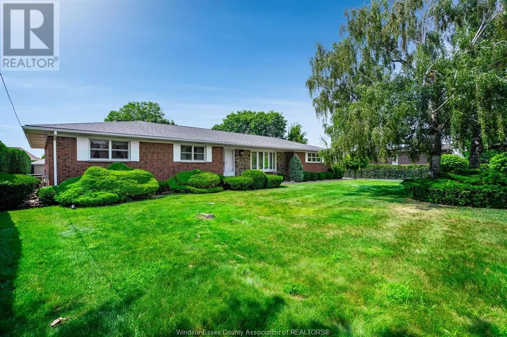 11 Kenneth Drive